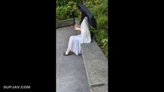 丰臀亚裔被男友扣玩骚穴后入抽插口爆